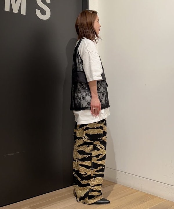 安藤 菜央さんの「BEAMS WOMEN｜BEAMS BOY / 樹脂 パール ロング ネックレス」を使ったコーディネート