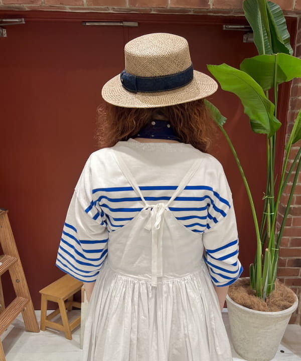 エノモト アミさんの「BEAMS WOMEN｜BEAMS BOY / BBロゴ ショップバック」を使ったコーディネート