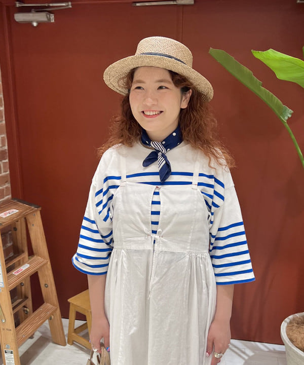 エノモト アミさんの「BEAMS WOMEN｜BEAMS BOY / BBロゴ ショップバック」を使ったコーディネート