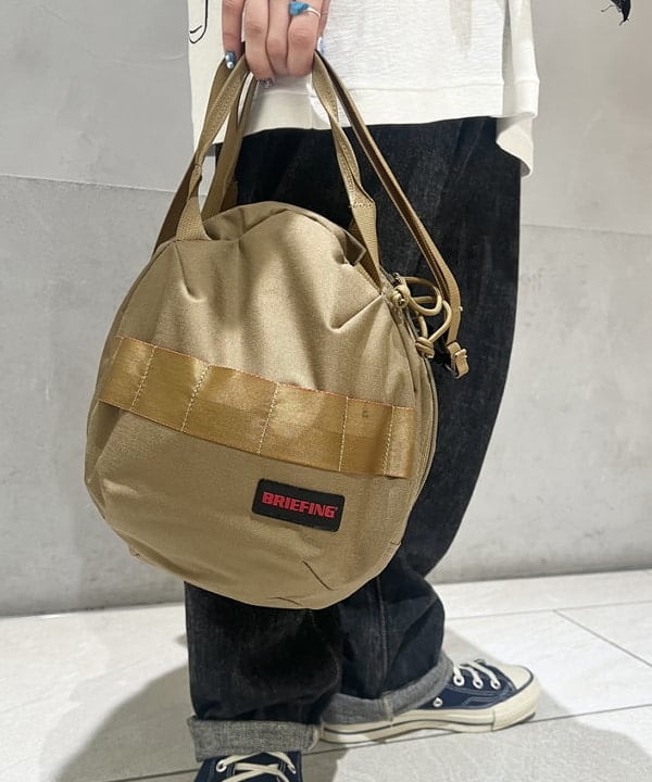 yokoyama shionさんの「BEAMS WOMEN｜BEAMS BOY / 樹脂 パール ロング ネックレス」を使ったコーディネート