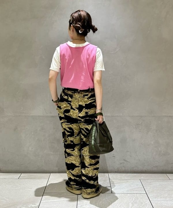 吉野 多恵さんの「BEAMS WOMEN｜FRUIT OF THE LOOM × BEAMS BOY / 2PACK TEE」を使ったコーディネート