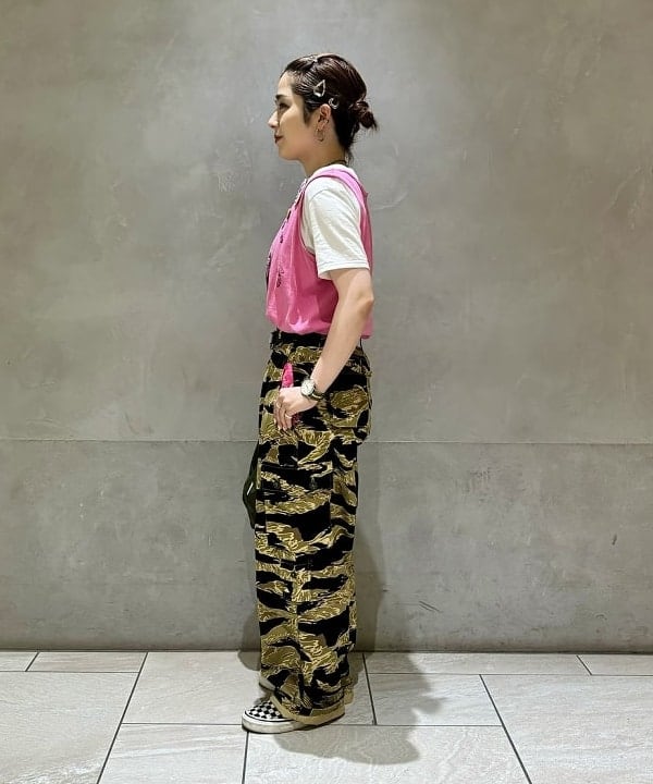 吉野 多恵さんの「BEAMS WOMEN｜FRUIT OF THE LOOM × BEAMS BOY / 2PACK TEE」を使ったコーディネート