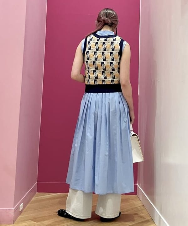 椎葉 未琴さんの「BEAMS WOMEN｜Ray BEAMS / プリーツ キリカエ ノースリーブ ワンピース」を使ったコーディネート