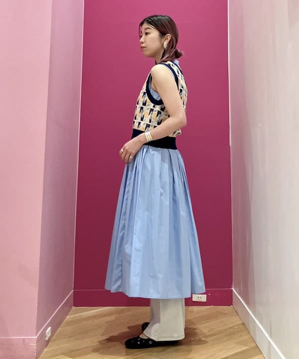 椎葉 未琴さんの「BEAMS WOMEN｜Ray BEAMS / プリーツ キリカエ ノースリーブ ワンピース」を使ったコーディネート