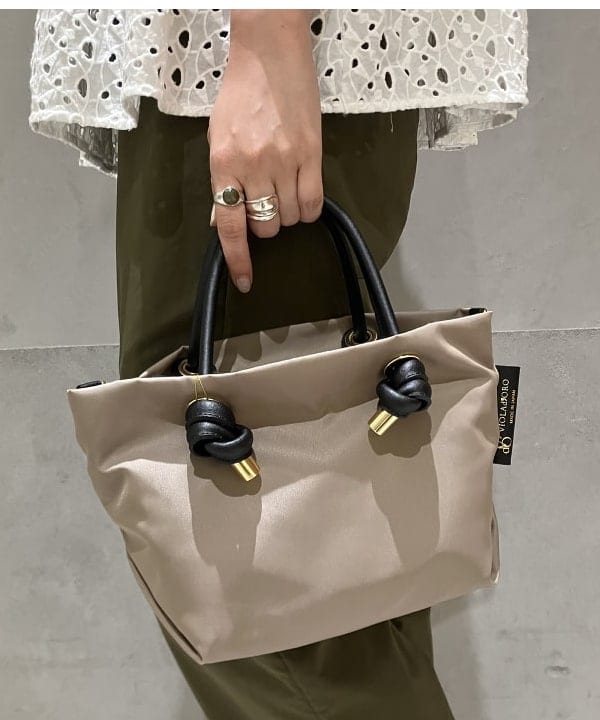 OSUMIさんの「BEAMS WOMEN｜Demi-Luxe BEAMS / シフリー刺繍 ノースリーブ ブラウス」を使ったコーディネート