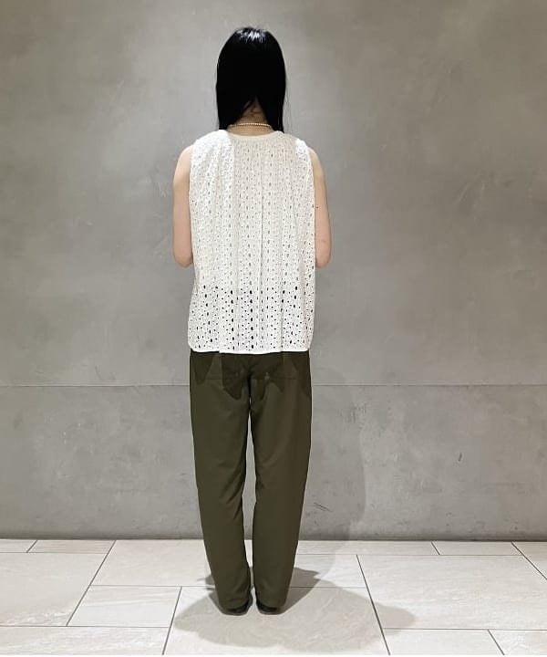 OSUMIさんの「BEAMS WOMEN｜Demi-Luxe BEAMS / シフリー刺繍 ノースリーブ ブラウス」を使ったコーディネート