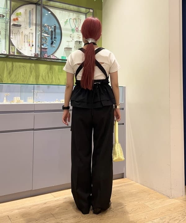 オカベ　アヤカさんの「BEAMS WOMEN｜Ray BEAMS / シャーリング カットアウト プルオーバー」を使ったコーディネート