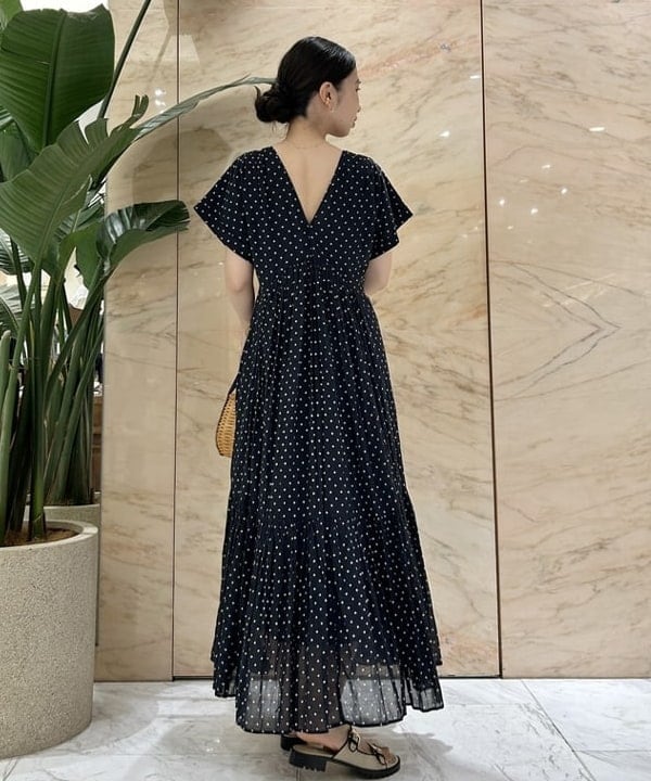佐藤 美樹さんの「BEAMS WOMEN｜ATHENA NEW YORK / Multi Camila 晴雨兼用 折り畳み傘」を使ったコーディネート