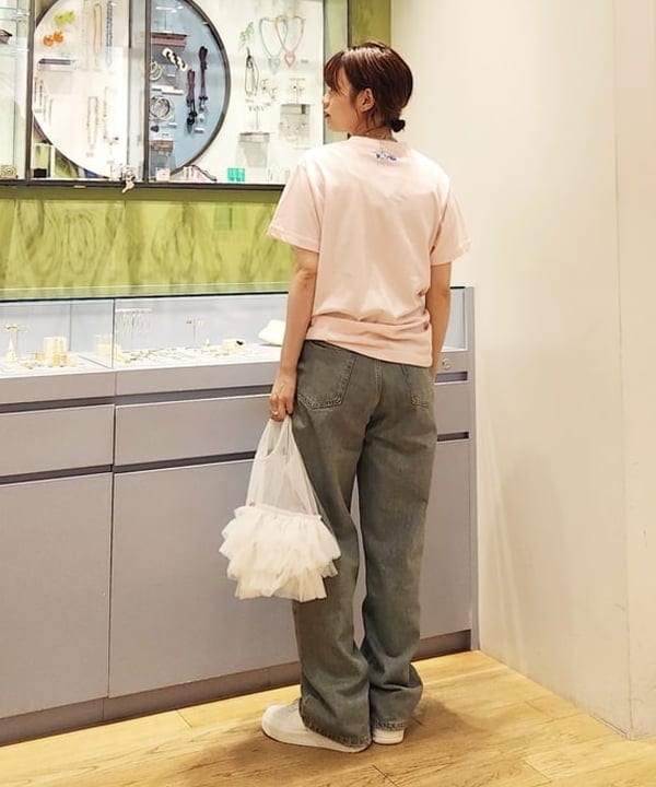 saori KATOさんの「BEAMS WOMEN｜NYC × GOOD ROCK SPEED × Ray BEAMS / 別注 NYC Tシャツ」を使ったコーディネート