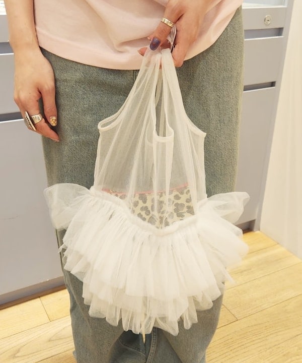 saori KATOさんの「BEAMS WOMEN｜NYC × GOOD ROCK SPEED × Ray BEAMS / 別注 NYC Tシャツ」を使ったコーディネート