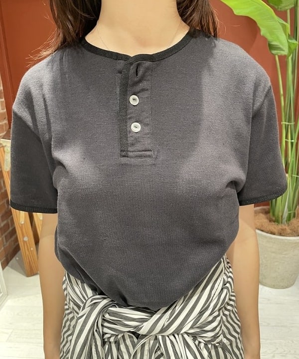 サカサイスズカさんの「BEAMS WOMEN｜ストライプ ボタンダウン ロングスリーブ シャツワンピース」を使ったコーディネート