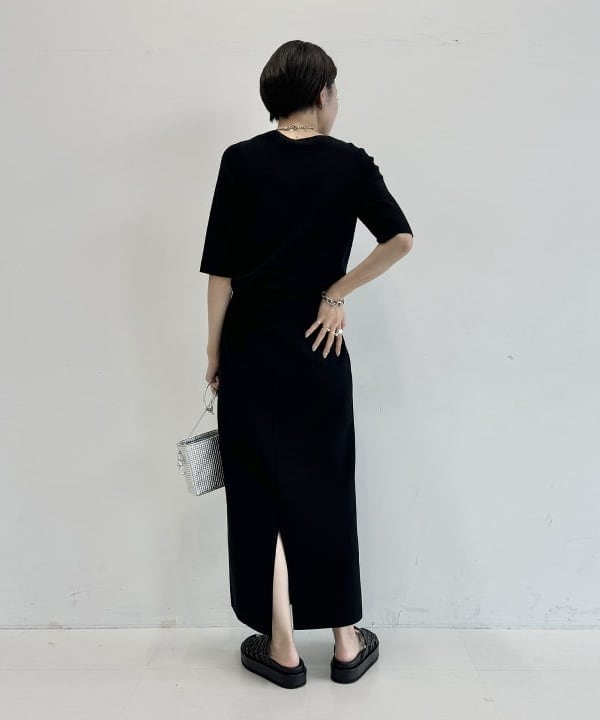 SANOさんの「BEAMS WOMEN｜シンプル ボートネックニット .M」を使ったコーディネート