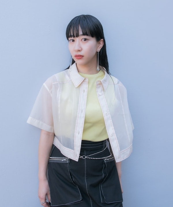 マツド ユメカさんの「BEAMS WOMEN｜Ray BEAMS / 配色ステッチ シアー シャツ」を使ったコーディネート