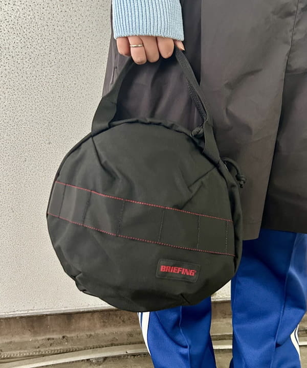 Kyooka Sayakaさんの「BEAMS WOMEN｜BRIEFING × BEAMS BOY / 別注 ヘルメット バッグ」を使ったコーディネート