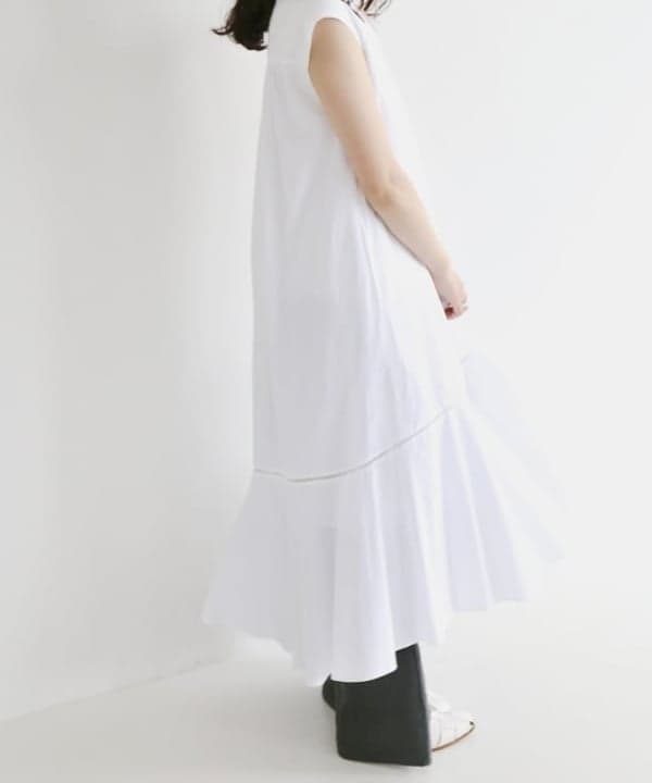 中丸　栞さんの「BEAMS WOMEN｜ne Quittez pas × Demi-Luxe BEAMS / 別注 ポプリン ノースリーブ ワンピース」を使ったコーディネート