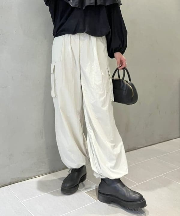 CHIHIROさんの「BEAMS WOMEN｜ドルマン ボリューム プルオーバー」を使ったコーディネート