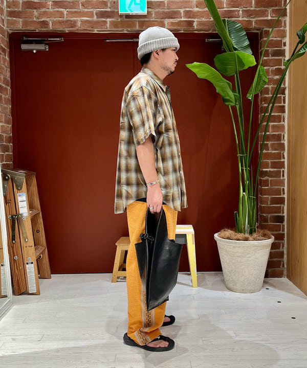 新里 京介さんの「BEAMS WOMEN｜PUMA &times; Sasquatchfabrix. / 別注 TRACK PANTS」を使ったコーディネート