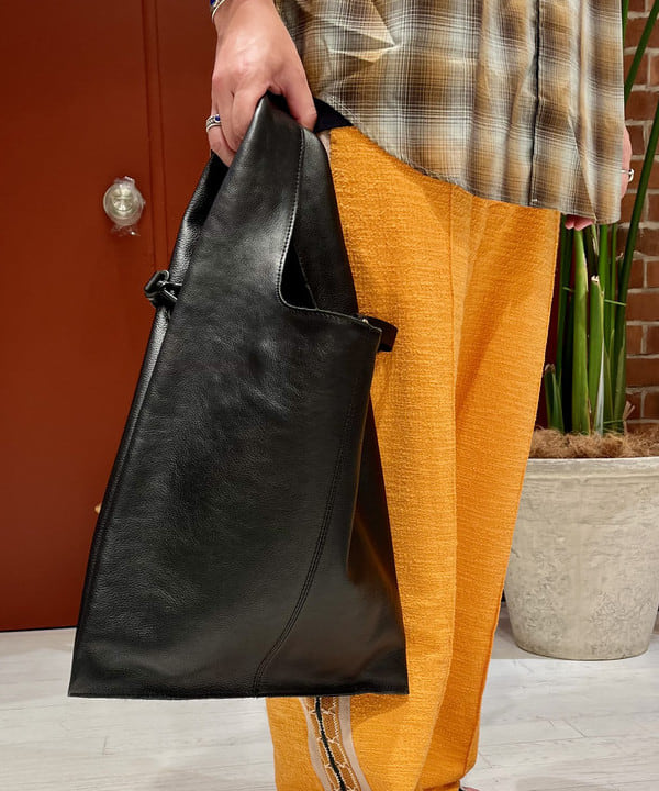 新里 京介さんの「BEAMS WOMEN｜PUMA &times; Sasquatchfabrix. / 別注 TRACK PANTS」を使ったコーディネート