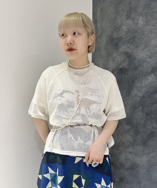 yokoyama shionさんの「BEAMS WOMEN｜BEAMS BOY / BOY キルトプリント ロングスカート」を使ったコーディネート