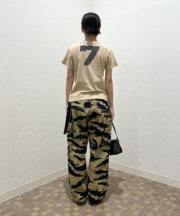 吉田 花さんの「BEAMS WOMEN｜BEAMS BOY / USA テープベルト NEW」を使ったコーディネート