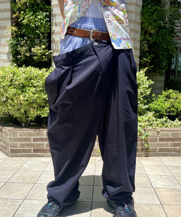 菊田 悠さんの「BEAMS WOMEN｜SUN SURF × BEAMS / 別注 アロハシャツ」を使ったコーディネート