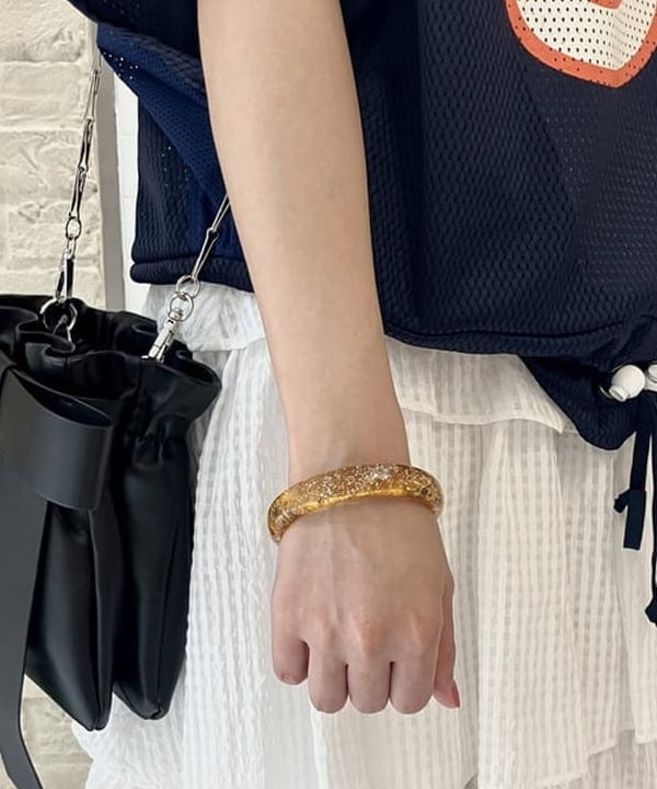 原田 まりんさんの「BEAMS WOMEN｜BEAMS BOY / クリア バングル」を使ったコーディネート