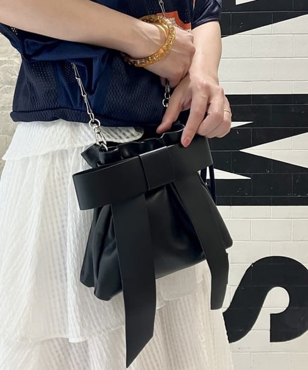 原田 まりんさんの「BEAMS WOMEN｜BEAMS BOY / クリア バングル」を使ったコーディネート