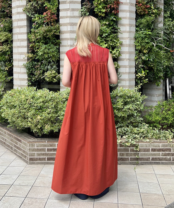篠崎 香月さんの「BEAMS WOMEN｜HEY！Mrs ROSE / Metallic Bushy バッグ」を使ったコーディネート