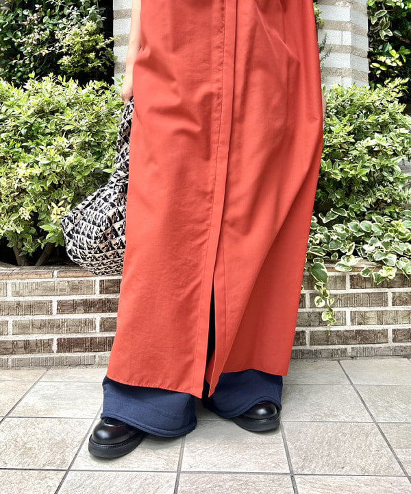 篠崎 香月さんの「BEAMS WOMEN｜HEY！Mrs ROSE / Metallic Bushy バッグ」を使ったコーディネート