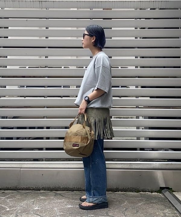 オカモト ミサキさんの「BEAMS WOMEN｜BRIEFING &times; BEAMS BOY / 別注 ヘルメット バッグ」を使ったコーディネート