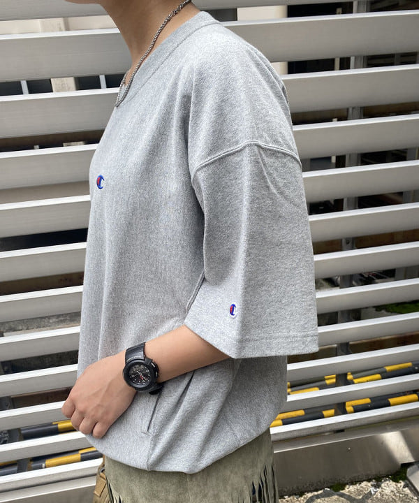 オカモト ミサキさんの「BEAMS WOMEN｜BRIEFING &times; BEAMS BOY / 別注 ヘルメット バッグ」を使ったコーディネート