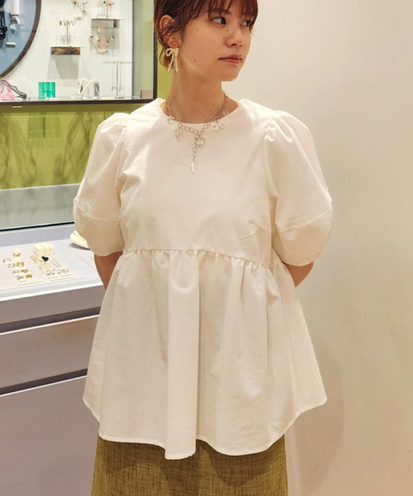 saori KATOさんの「BEAMS WOMEN｜Ray BEAMS / ランタンスリーブ ギャザー ブラウス」を使ったコーディネート
