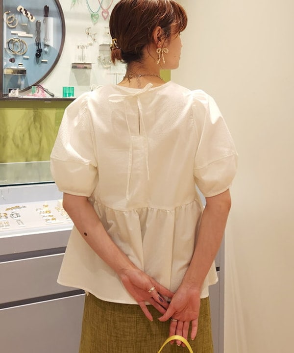 saori KATOさんの「BEAMS WOMEN｜Ray BEAMS / ランタンスリーブ ギャザー ブラウス」を使ったコーディネート