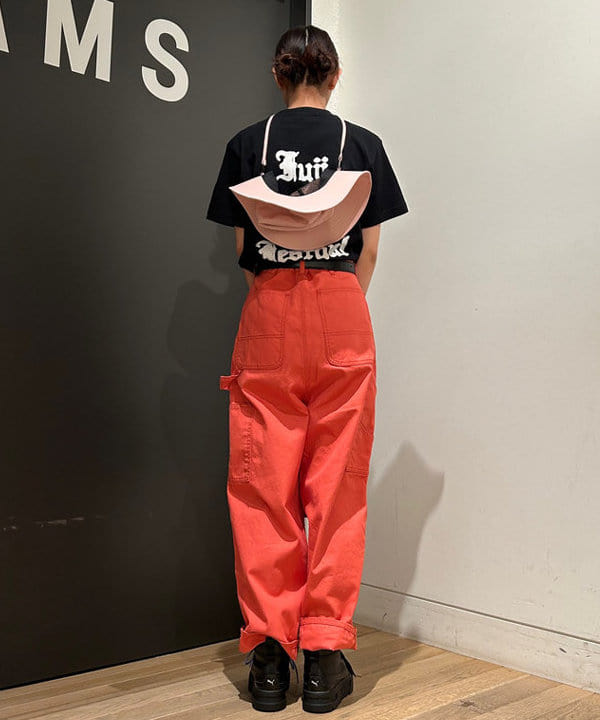 佐藤 亜美さんの「BEAMS WOMEN｜BRIEFING &times; BEAMS BOY / 別注 ヘルメット バッグ」を使ったコーディネート