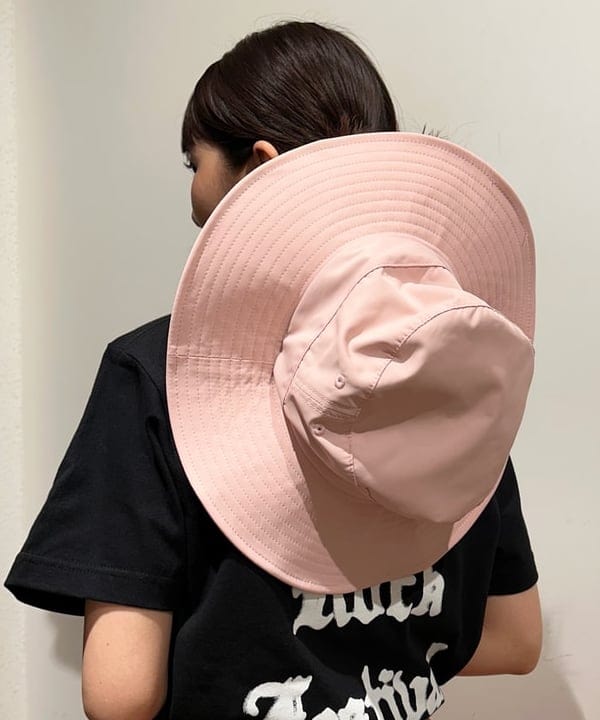 佐藤 亜美さんの「BEAMS WOMEN｜BRIEFING &times; BEAMS BOY / 別注 ヘルメット バッグ」を使ったコーディネート