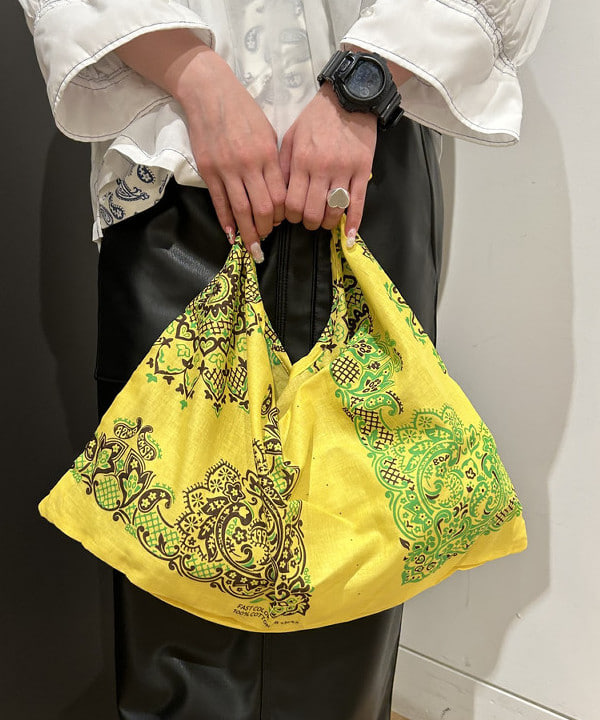 安藤 菜央さんの「BEAMS WOMEN｜maturely / Lawn Gather Stitch Smock」を使ったコーディネート