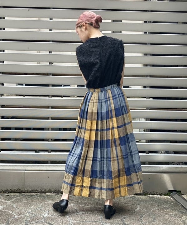 YUIさんの「BEAMS WOMEN｜Demi-Luxe BEAMS / カットジャカード ノースリーブ ブラウス」を使ったコーディネート