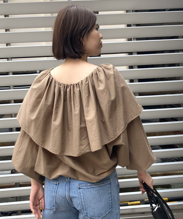 岡 妃呂美さんの「BEAMS WOMEN｜GIANNI CHIARINI / CAMILLA レザートートバッグ」を使ったコーディネート