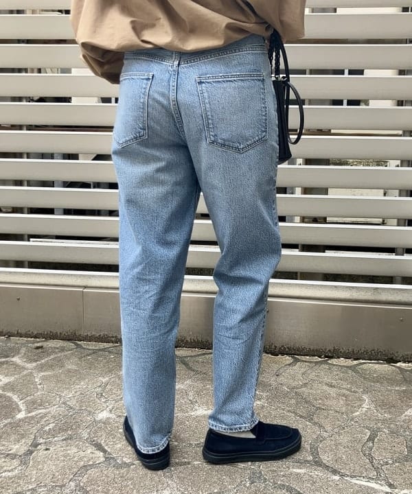 岡 妃呂美さんの「BEAMS WOMEN｜GIANNI CHIARINI / CAMILLA レザートートバッグ」を使ったコーディネート