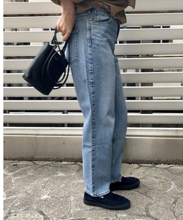 岡 妃呂美さんの「BEAMS WOMEN｜GIANNI CHIARINI / CAMILLA レザートートバッグ」を使ったコーディネート