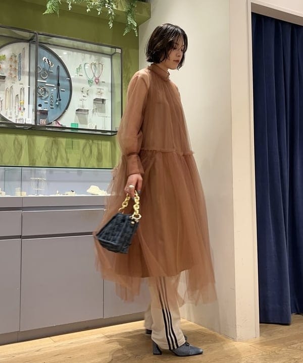 神坂 莉子さんの「BEAMS WOMEN｜KASSIOPEA × Ray BEAMS / 別注 BONBON ショルダーバッグ」を使ったコーディネート