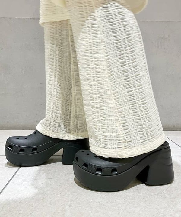 内山 美咲さんの「BEAMS WOMEN｜Ray BEAMS / シャーリング スカート パンツ セット」を使ったコーディネート