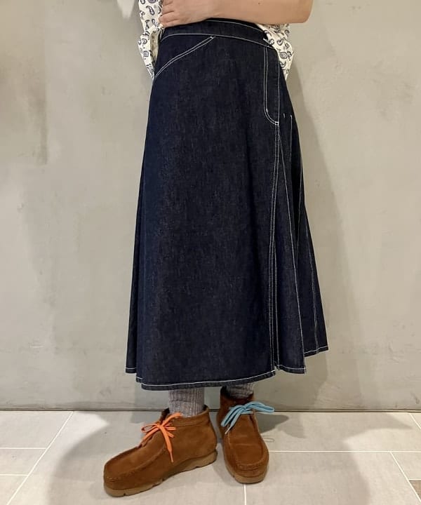 小原 もこさんの「BEAMS WOMEN｜ラップ プリーツ スカート」を使ったコーディネート