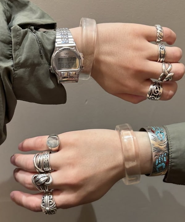 三宅 康平さんの「BEAMS WOMEN｜TIMEX × BEAMS / 別注 IRONMAN（R）8-LAP METAL」を使ったコーディネート