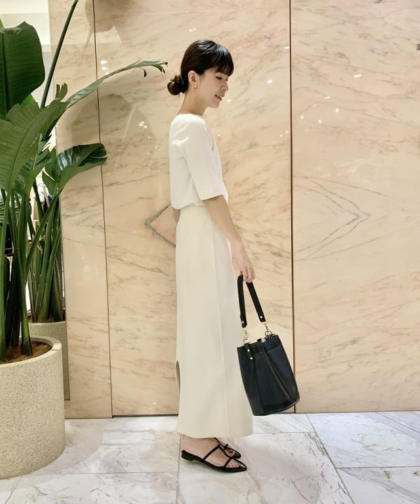 AONO SHIKAMAさんの「BEAMS WOMEN｜シンプル ボートネックニット .M」を使ったコーディネート