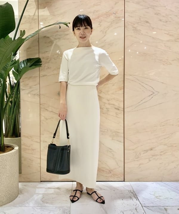 AONO SHIKAMAさんの「BEAMS WOMEN｜シンプル ボートネックニット .M」を使ったコーディネート
