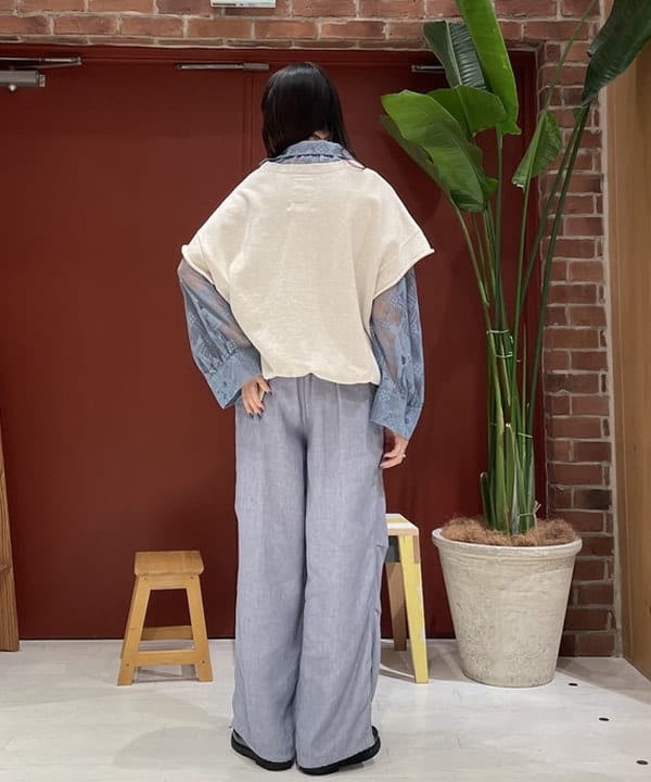 サカサイスズカさんの「BEAMS WOMEN｜maturely /  Linen Blend Work Easy Pants」を使ったコーディネート