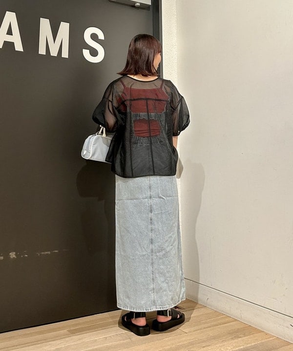 早川 萌子さんの「BEAMS WOMEN｜デニム ジップ キャミ ワンピース」を使ったコーディネート