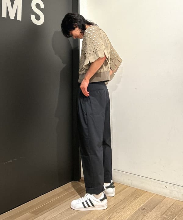 佐藤 大斗さんの「BEAMS WOMEN｜BEAMS PLUS / 2プリーツ トロピカルウール トラウザーズ」を使ったコーディネート