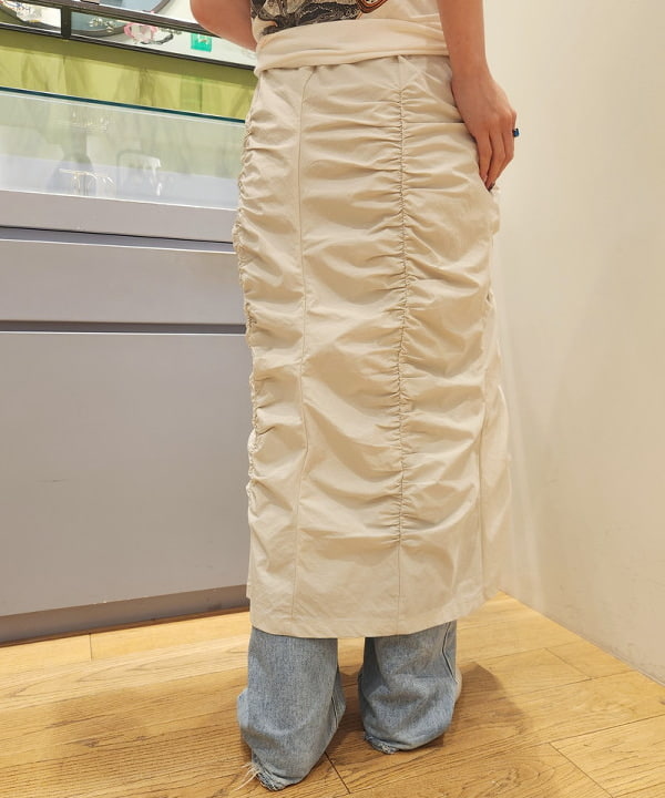 saori KATOさんの「BEAMS WOMEN｜Ray BEAMS / ギャザー ジップ サロペット ワンピース」を使ったコーディネート
